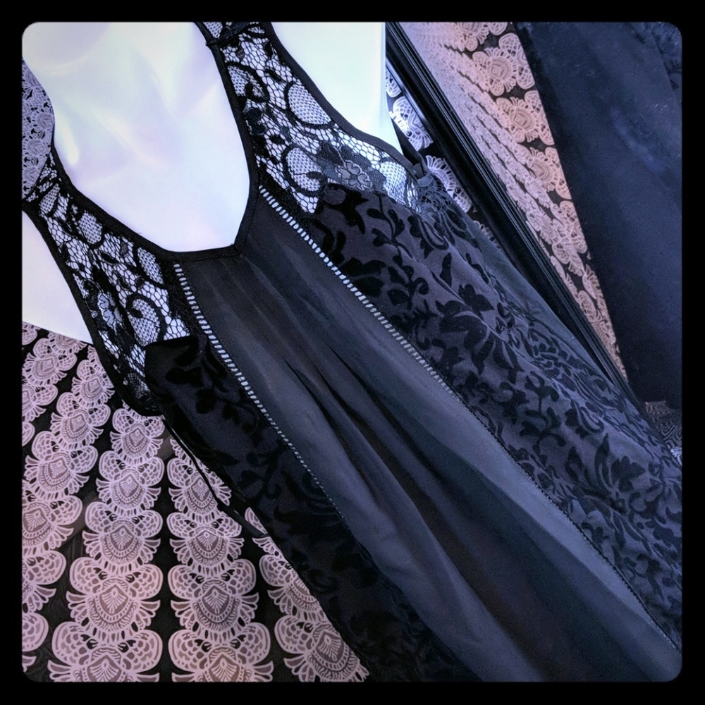Elegant Black Lace Women's Top
